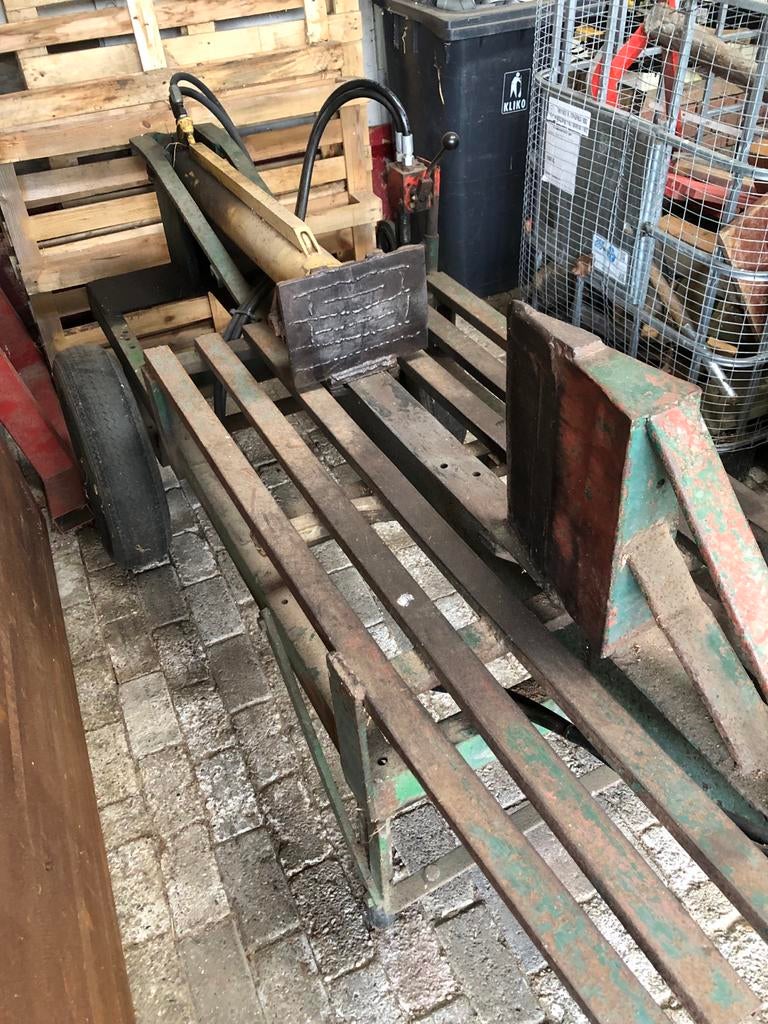 Houtklover hydrauliek, Ophalen