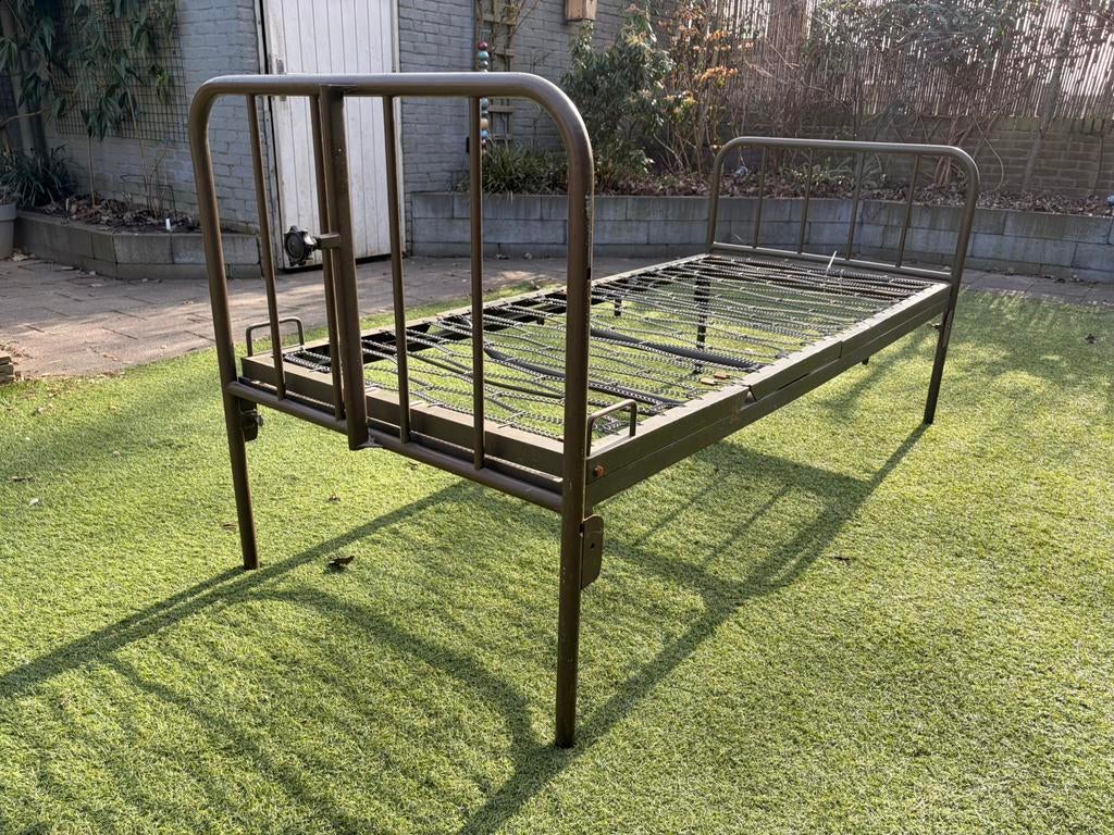 Vintage ijzeren legerbed voor stoere slaapkamer, Ophalen