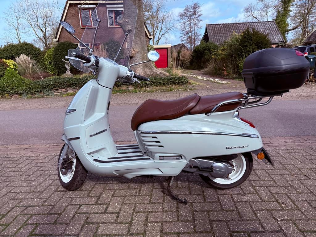 Peugeot Django Scooter - Mooie kleuren, incl. koffer, Fietsen en Brommers, Scooters | Peugeot, Ophalen, Gebruikt