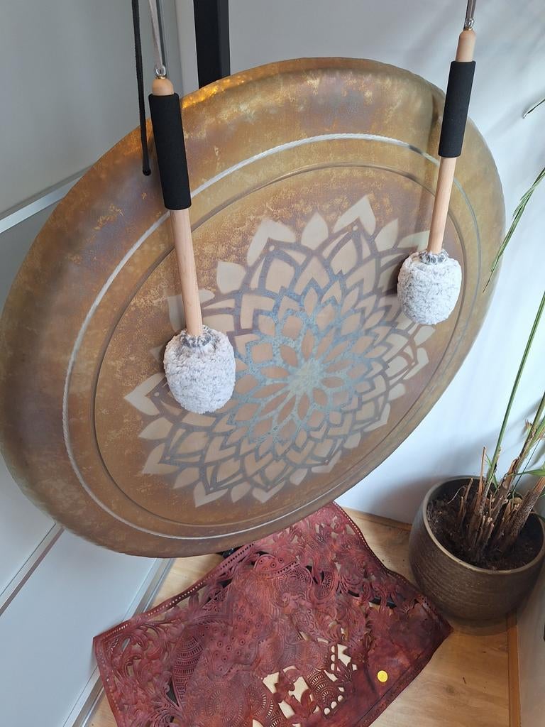 Gong handgemaakt uniek., Ophalen