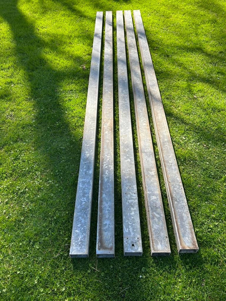 5 gegalvaniseerde koker palen 295 lang, Ophalen, Zo goed als nieuw