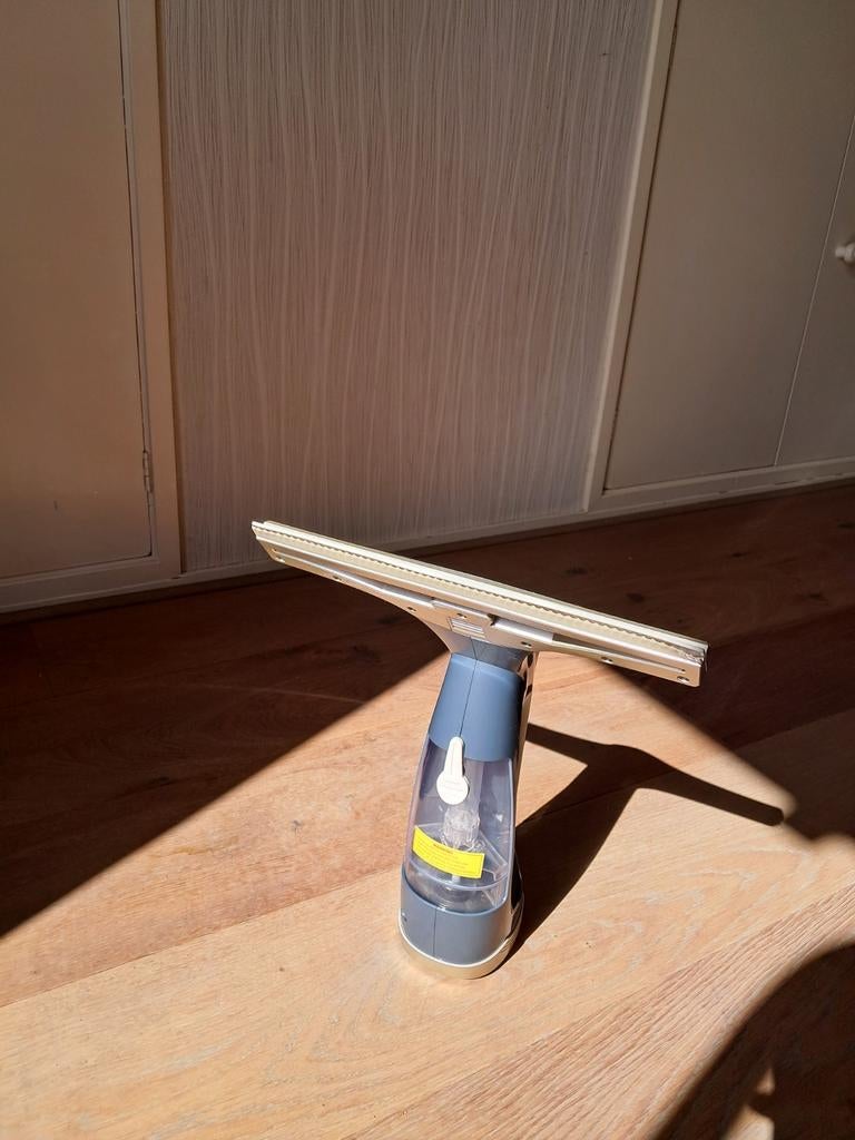 Beldray raamwisser, Ophalen