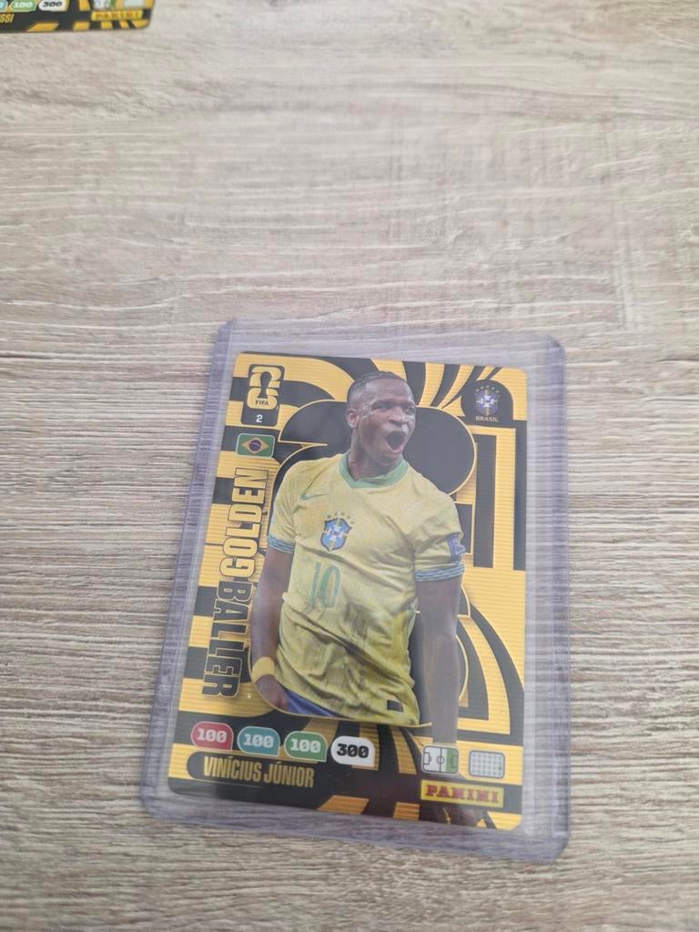 Panini FIFA World Cup 2026 Adrenalyn XL Golden Baller Vinici, Ophalen of Verzenden, Zo goed als nieuw, Losse kaart