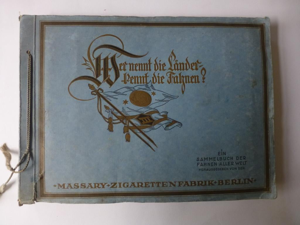 Plaatjesalbum:  Wie noemt de landen, kent de vlaggen (1929), Ophalen of Verzenden, Gelezen, Plaatjesalbum