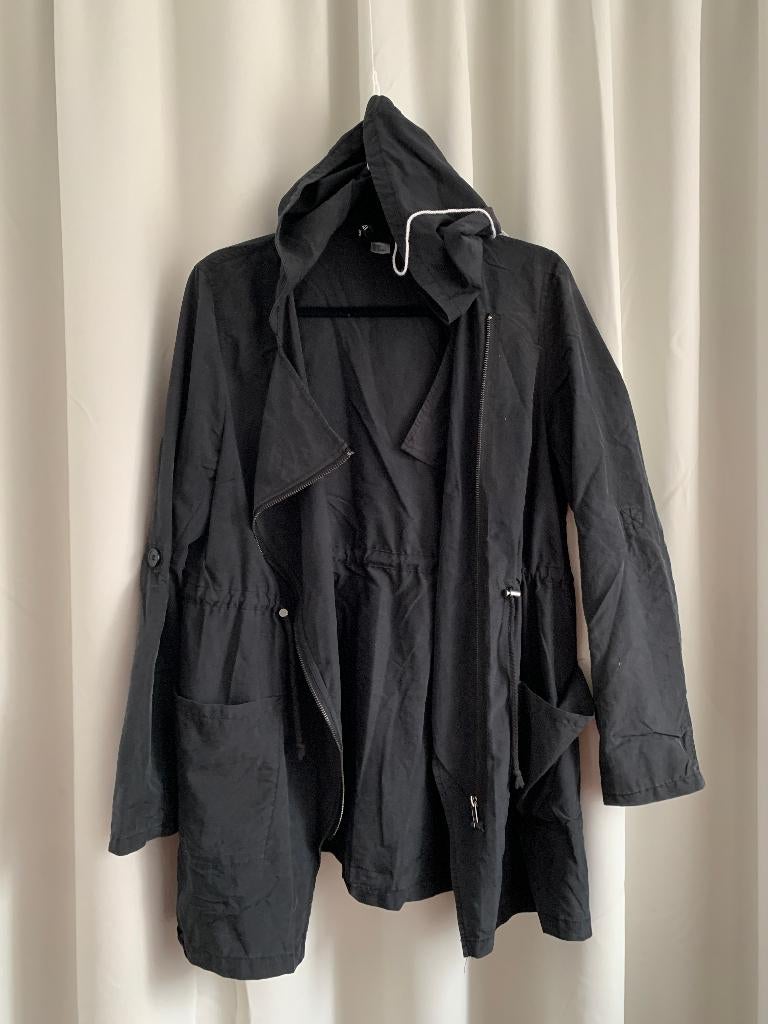 Divided Zwarte dunne jas met capuchon mt 38, Kleding | Dames, Maat 38/40 (M), Divided, Zwart, Ophalen of Verzenden