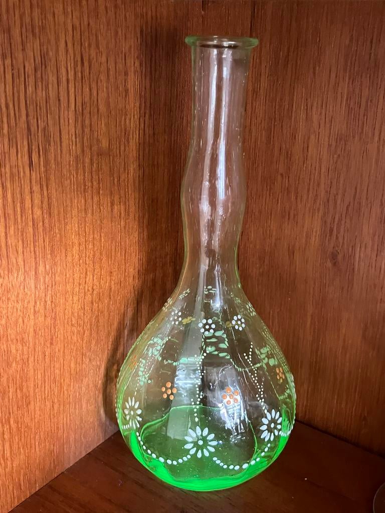 Uranium Glas Vaasje met Bloemmotief - Annagroen, Antiek en Kunst, Ophalen of Verzenden