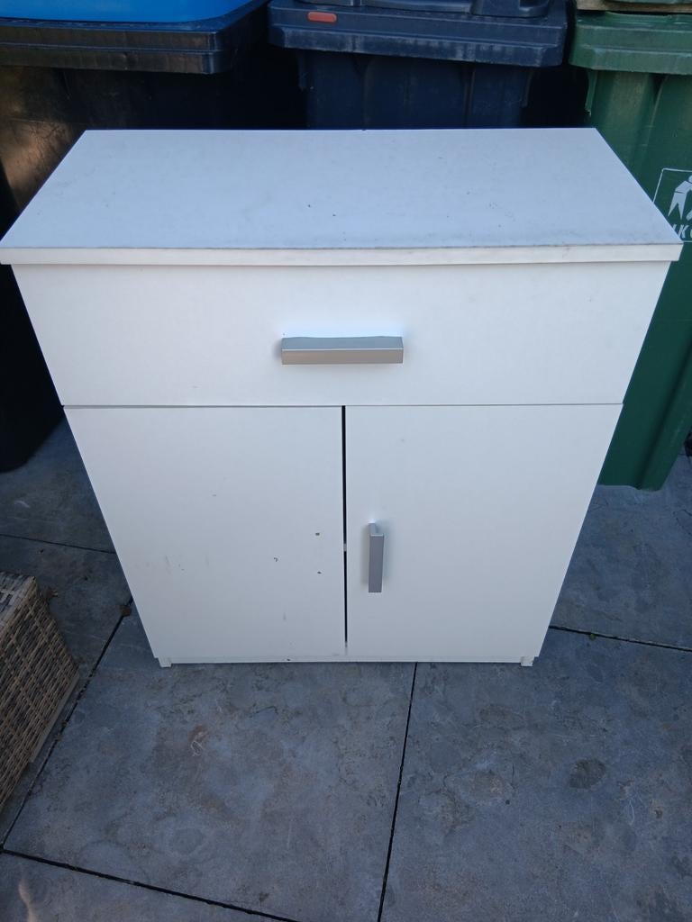 Wit houten kastje, Ophalen, Gebruikt