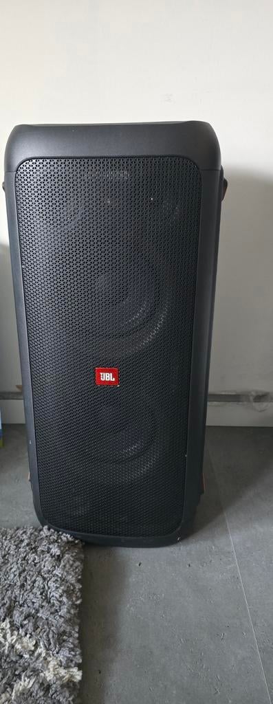“JBL PartyBox 200 huren / speaker huren voor feestje, Ophalen, Zo goed als nieuw, 120 watt of meer, JBL