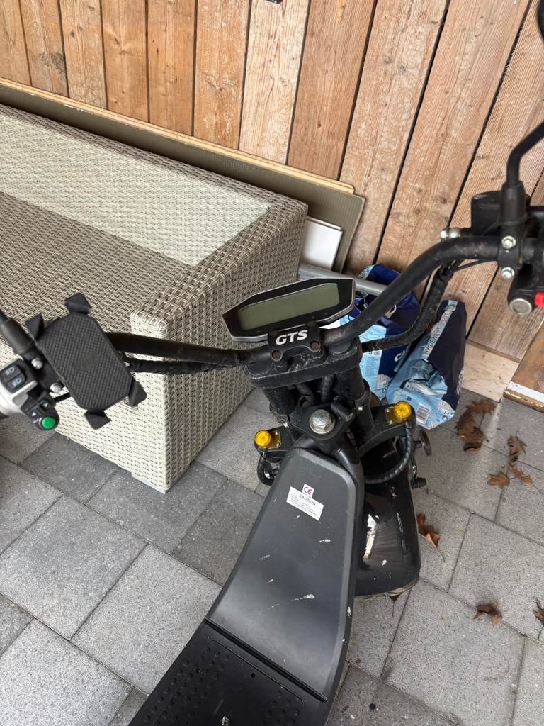 Defecte GTS scooter - ideaal voor onderdelen of reparatie, Ophalen, Gebruikt, Overige typen, Overige merken