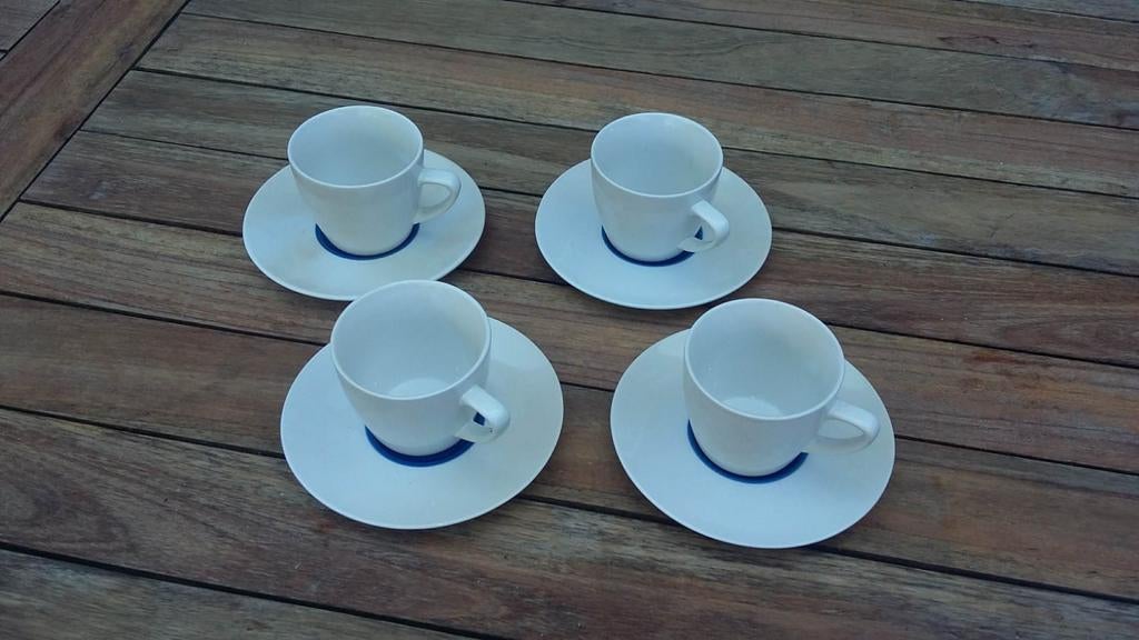 4 IKEA kop en schotels, Ophalen of Verzenden, Zo goed als nieuw, Overige stijlen, Kop(pen) en/of Schotel(s)