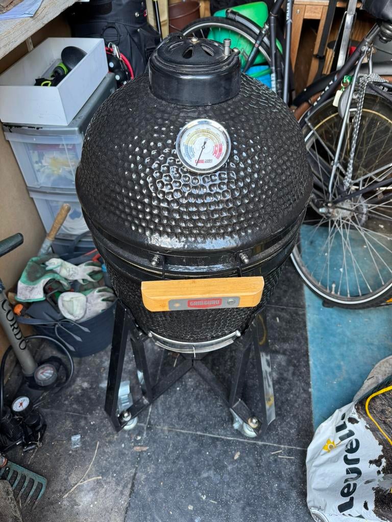 Grill Guru Compact Kamado Onderstel, regenhoes, plate setter, Ophalen, Gebruikt, Gril Guru, Met accessoires
