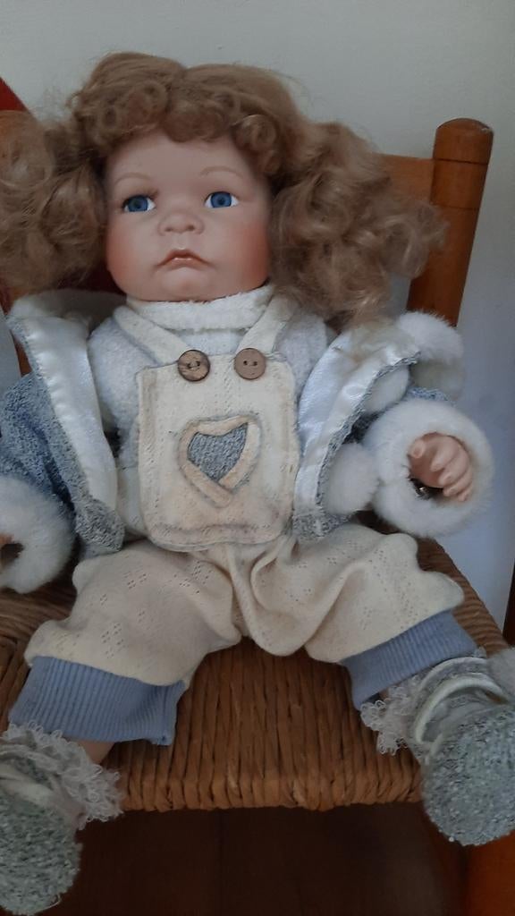 Twee mooie poppen, Ophalen, Zo goed als nieuw, Pop