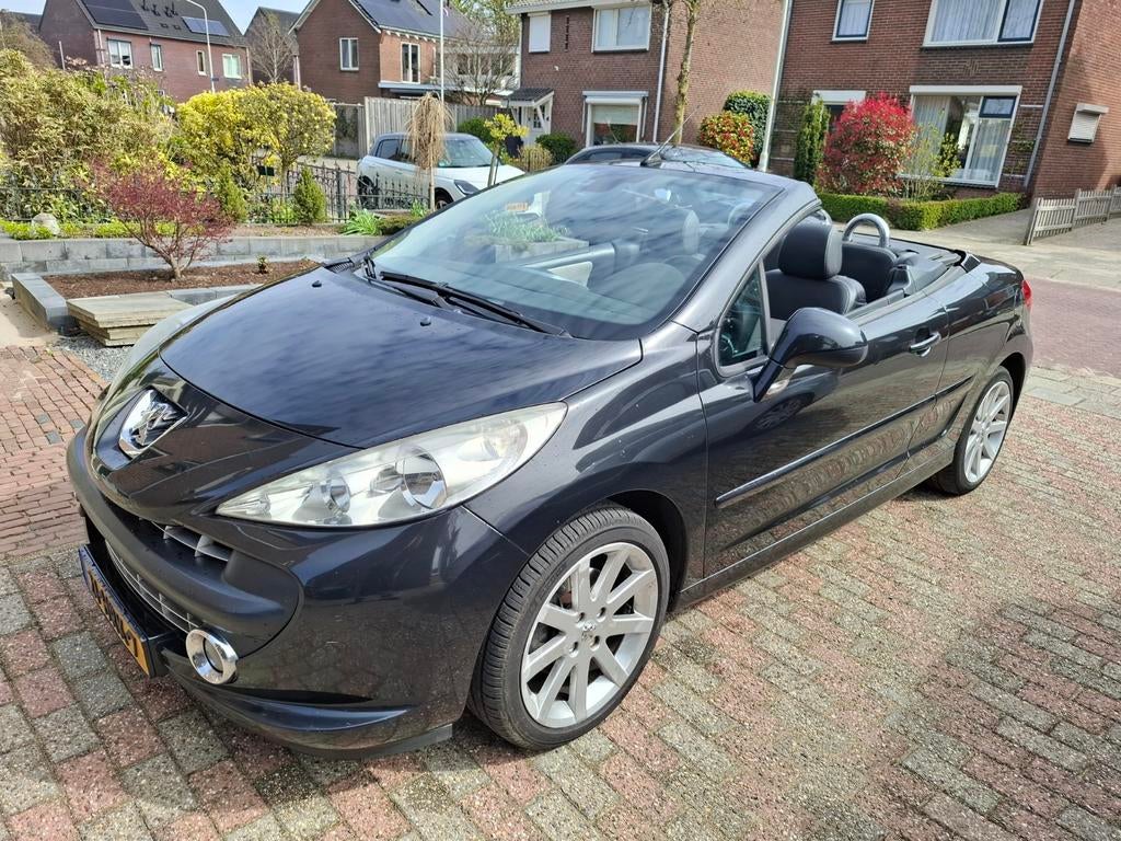 Peugeot 207 cc roland garros cabrio 1.6, Auto's, Peugeot, Voorwielaandrijving, Euro 6, Cabriolet, Zwart