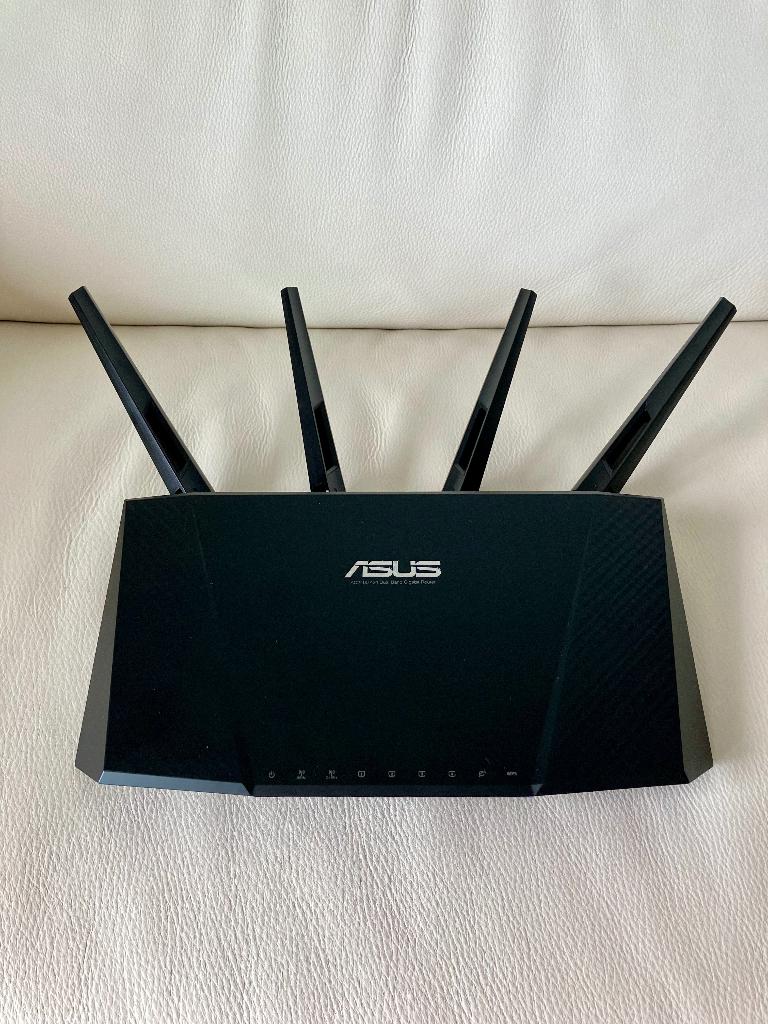 ASUS RT-AC87U dual band 4x4 Wireless-AC Gigabit Band router, Computers en Software, Routers en Modems, Ophalen of Verzenden, Gebruikt
