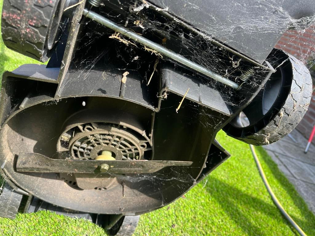 Powerplus grasmaaier 1000W, Ophalen, Cirkelmaaier, Gebruikt, Elektrische grasmaaier