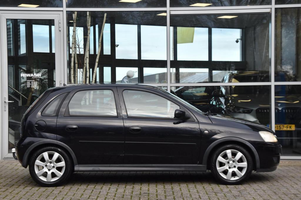 Opel Corsa 1.2-16V Silverline Airco Elek. Ramen Nav. Trekhaa, Voorwielaandrijving, Gebruikt, 4 cilinders, 1229 cc