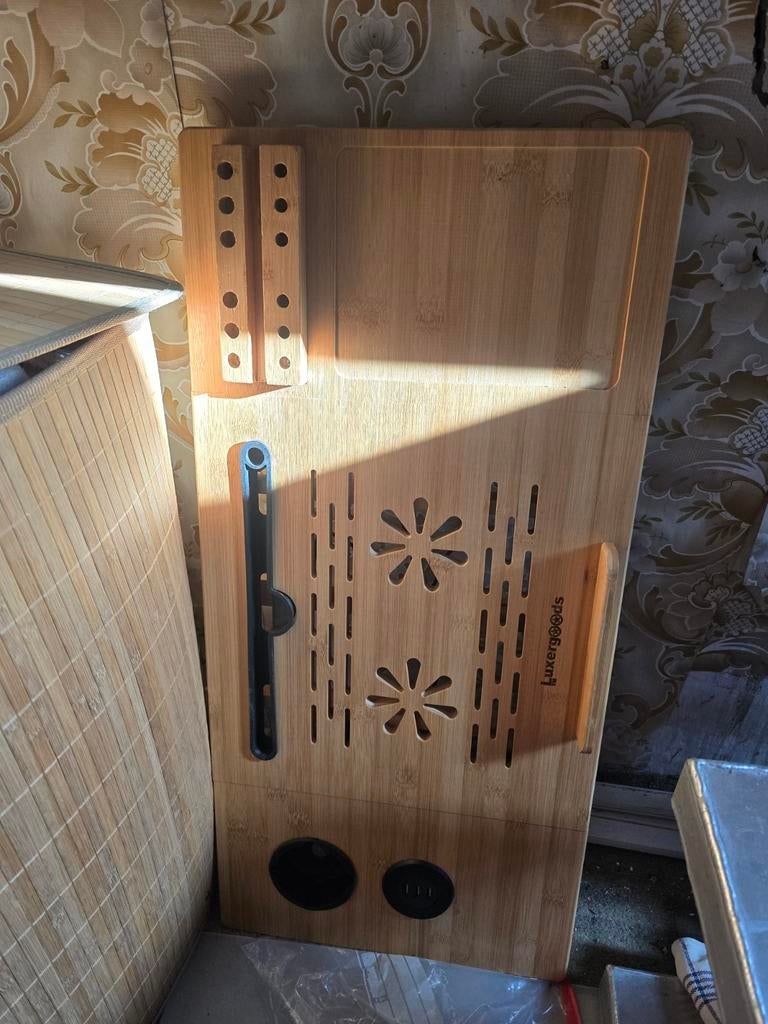 LUXERGOODS BAMBOE bed bureau / bed, badtafel, Ophalen, In hoogte verstelbaar, Zo goed als nieuw