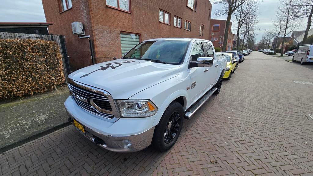Dodge RAM 1500 5.7L V8 Laramie Longhorn Rambox, Automaat, 5654 cc, Wit, Bruin