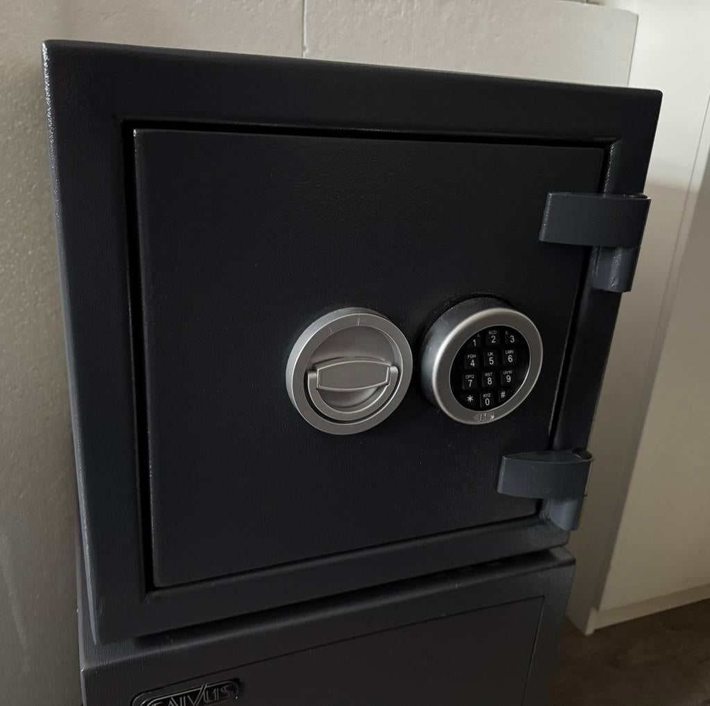 Zeer degelijke kluis brandkast grade 1 certificaat EN 1143-1, Ophalen, Nieuw, Brandkast