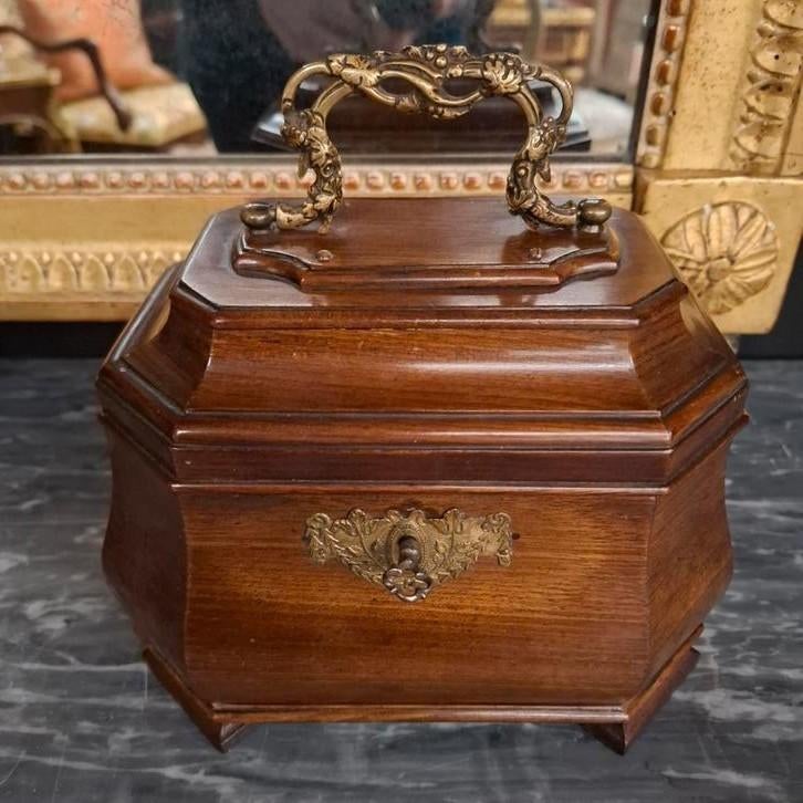 Antiek 18e eeuws theekistje Louis XV, Ophalen