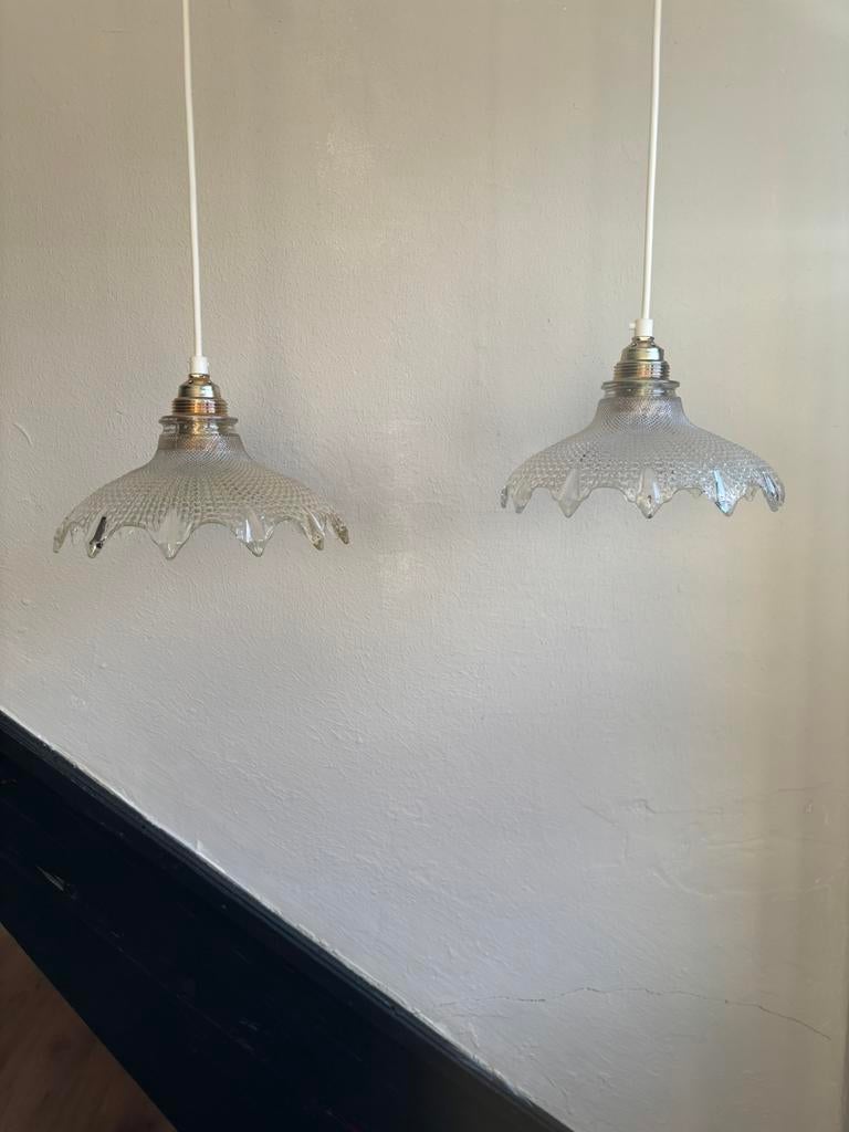 Antiek set 2 Franse holophane teardrop glazen hanglamp glas, Huis en Inrichting, Lampen | Hanglampen, Ophalen of Verzenden, Zo goed als nieuw