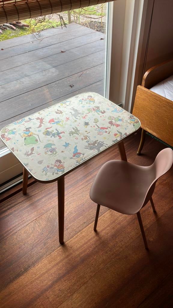 Vintage kindertafeltje, Ophalen, Gebruikt, Vintage, Tot twee personen