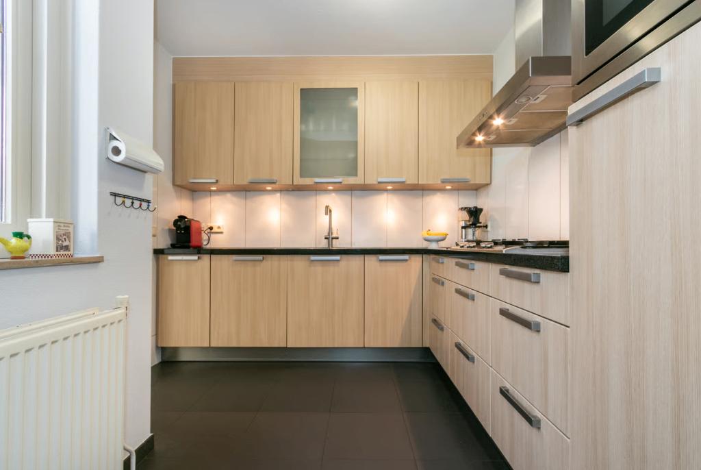 Complete keuken in zeer goede staat, Ophalen, Bruin, Hoekkeuken, Graniet of Steen