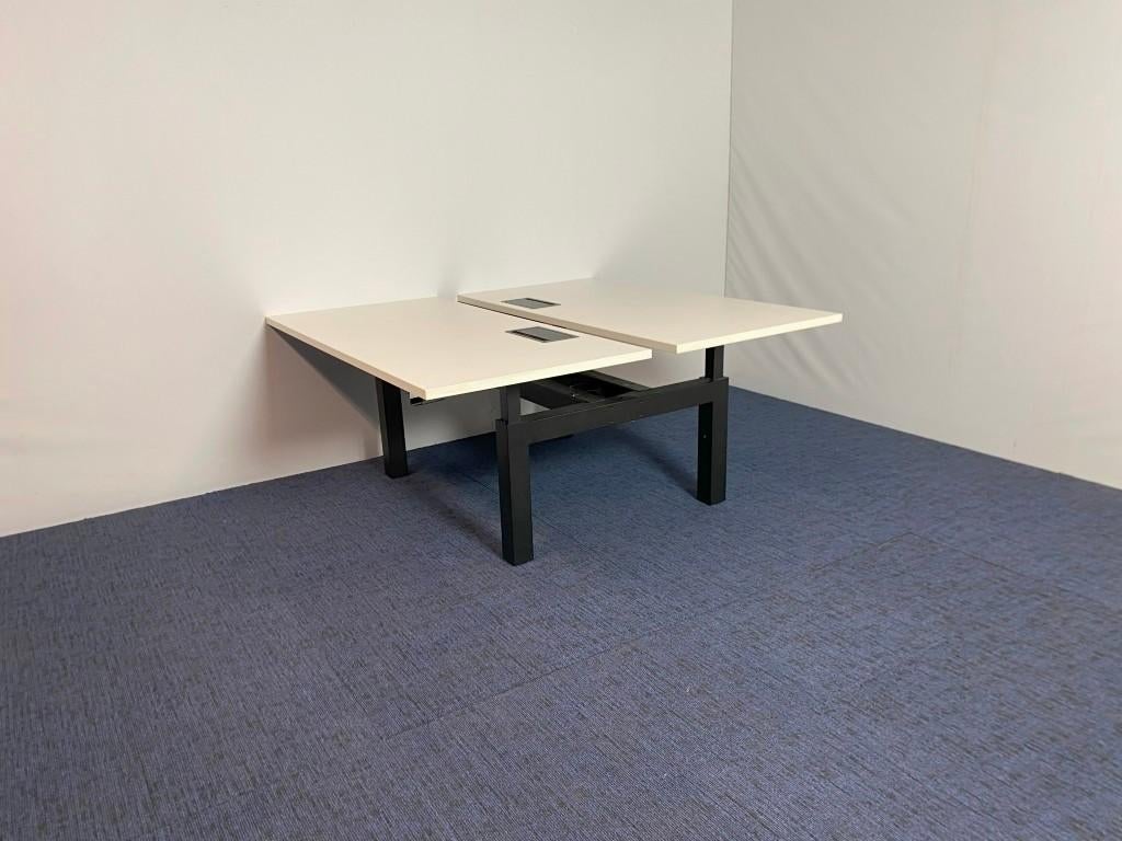 29 x Bench bureau Gispen (slinger), wit blad, 160 x 170 cm., Ophalen, In hoogte verstelbaar, Gebruikt