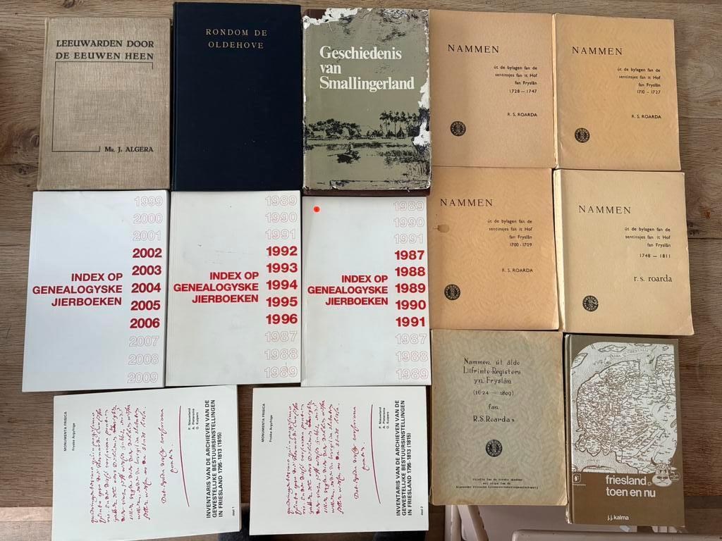 Frisica - groot kavel boeken historie/genealogie Friesland, Ophalen of Verzenden, Gelezen