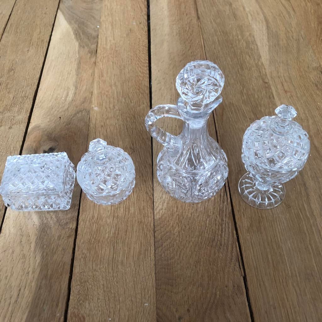 4 miniaturen kristal karafje 17,5 cm suikerpotje 13 en 9 cm, Antiek en Kunst, Antiek | Glas en Kristal, Ophalen of Verzenden
