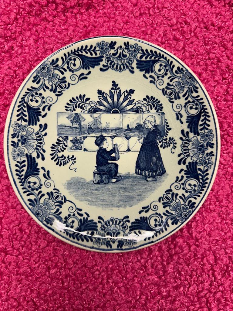 Wandbord van Petrus Regout Maastricht uit de serie Fantaisie, Ophalen