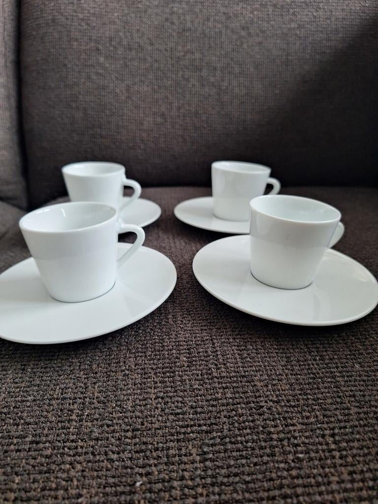 NESPRESSO espresso kopjes Andrée Putman , bruine strip, 4 st, Huis en Inrichting, Keuken | Servies, Ophalen of Verzenden, Zo goed als nieuw