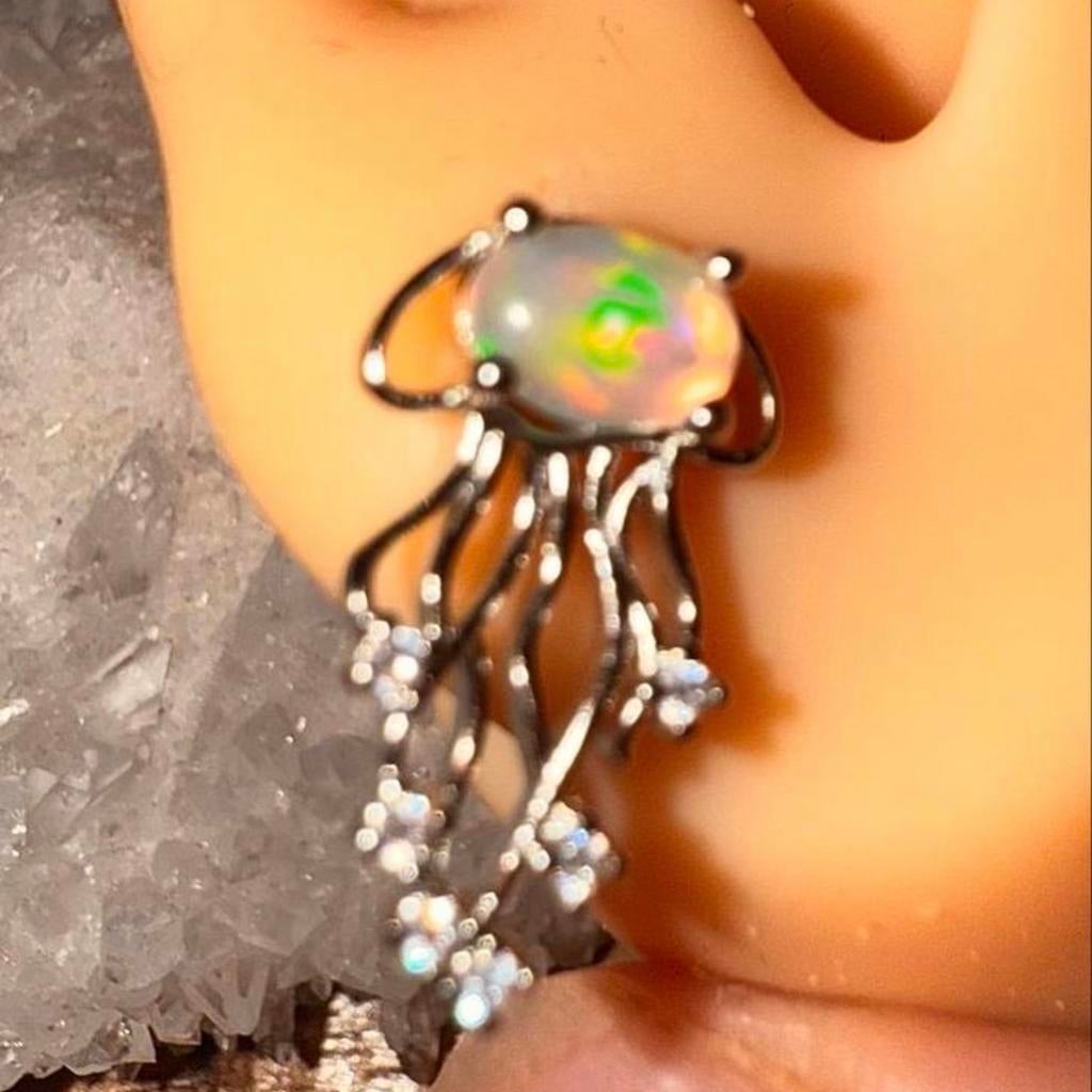 Zilveren oorbellen met Ethiopische opaal en medusa design, Hangers, Nieuw, Ophalen of Verzenden, Met edelsteen