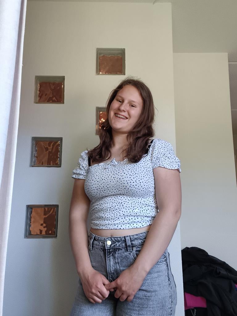 Oppas adresje(s) gezocht in Zuidhorn of Groningen, Ophalen, Nieuw, Maat 38/40 (M), Korte mouw