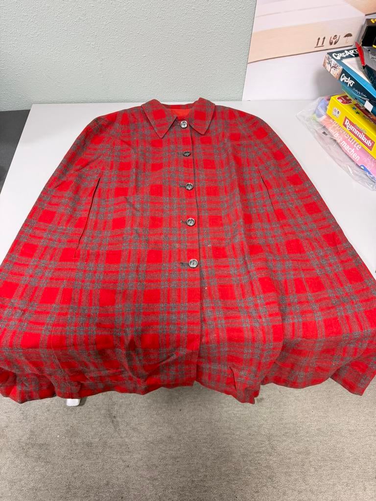 Vintage rode wollen mantel jas cape poncho met ruit L 100cm, Kleding | Dames, Overige Dameskleding, Zo goed als nieuw, Ophalen of Verzenden