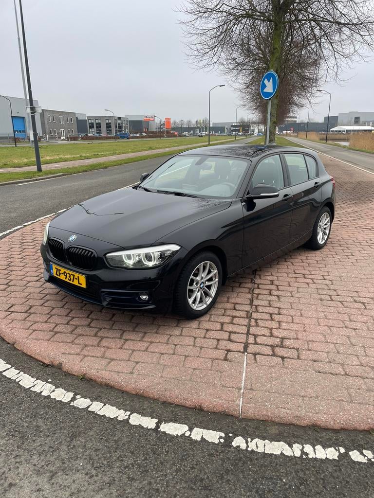 BMW 1-Serie 116i 109pk 2019 Zwart, Auto's, 1-Serie, Euro 5, Achterwielaandrijving, 1280 kg