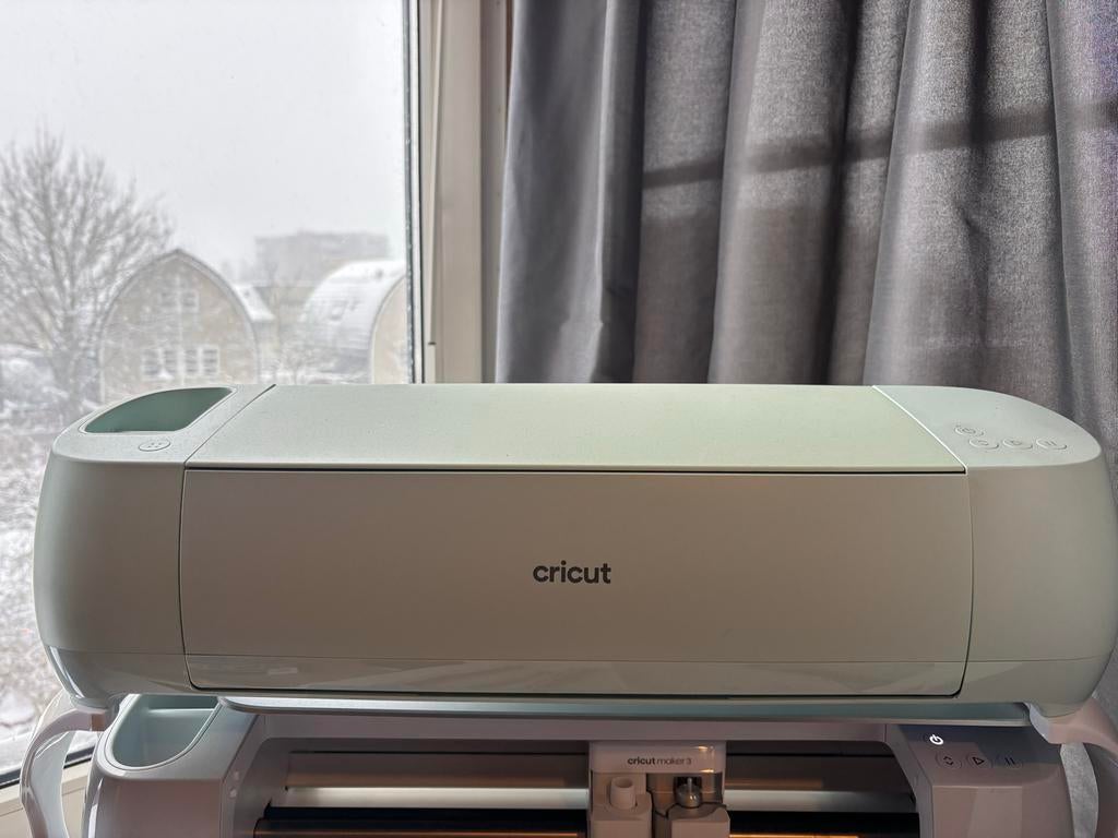 Cricut Explore 3 - Inclusief doos en restmaterialen, Ophalen of Verzenden, Zo goed als nieuw