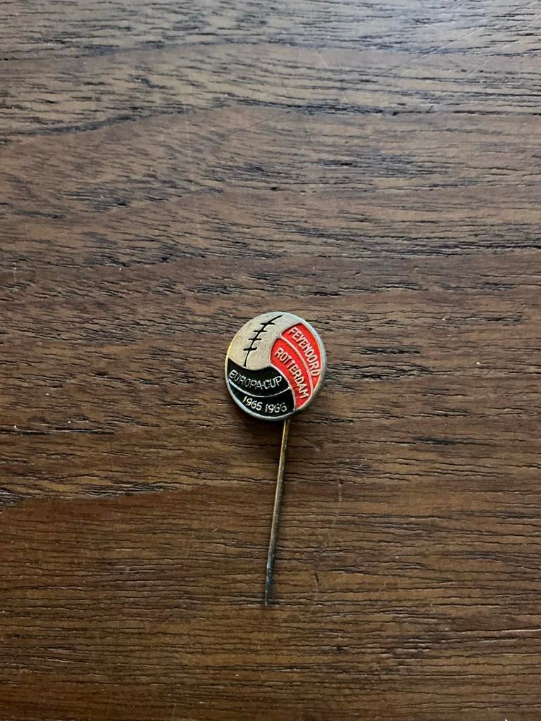 Vintage Feyenoord Europa Cup 1965 Speldje, Ophalen of Verzenden, Gebruikt, Sport, Speldje of Pin