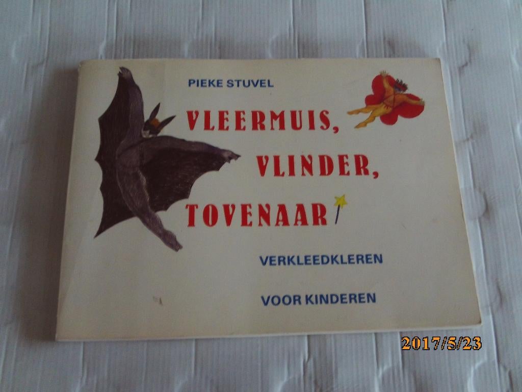 vleermuis, vlinder, tovenaar - pieke stuvel, Ophalen of Verzenden, Gelezen