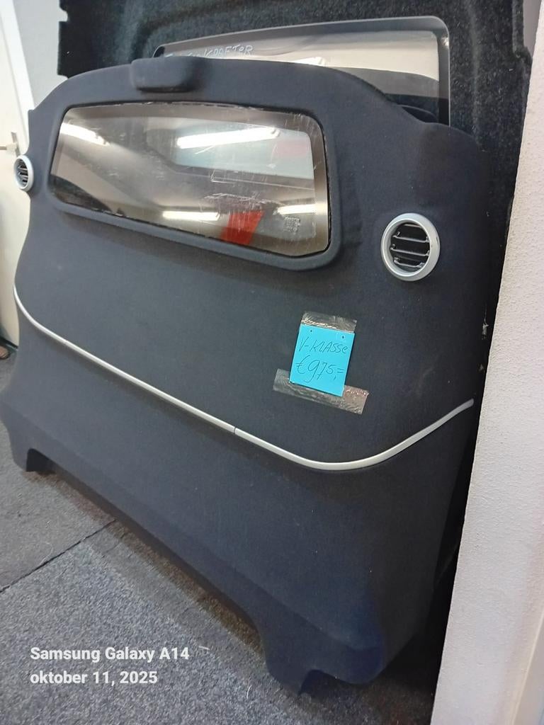 Mercedes v klasse tussenschot, Ophalen, Mercedes-Benz