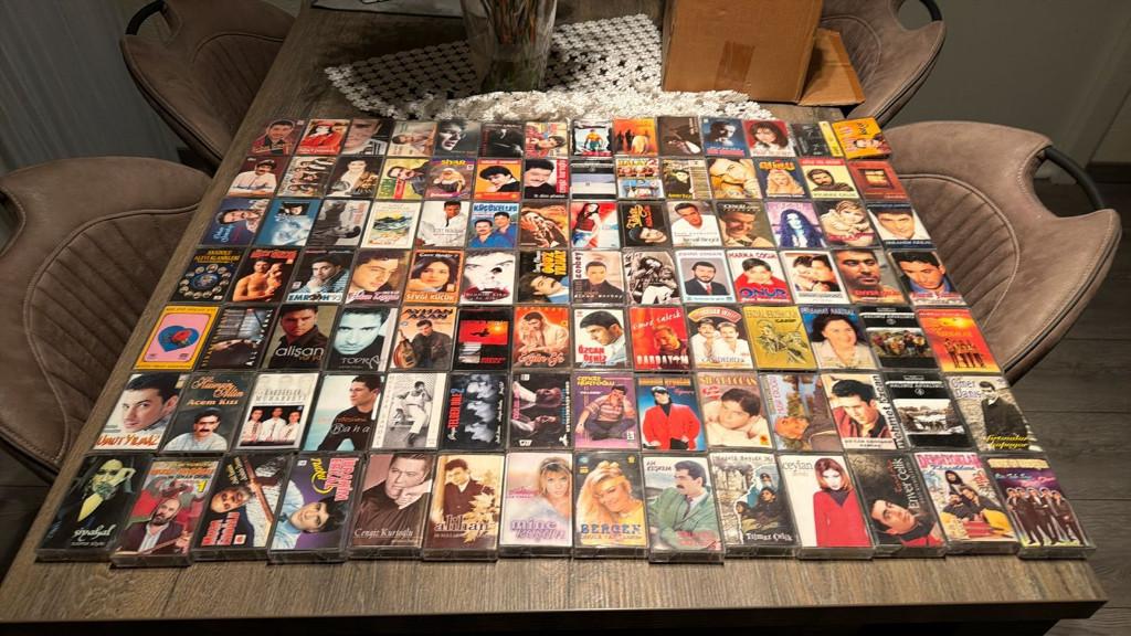 Turkse cassettebandjes te koop, Cd's en Dvd's, Cassettebandjes, Zo goed als nieuw, Origineel, Overige genres, 26 bandjes of meer
