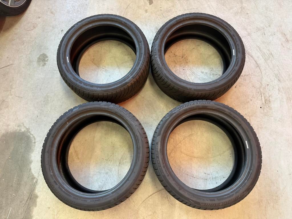 Setje Bridgestone MO Winterbanden 225/45 R18, 18 inch, Gebruikt, Band(en), Personenwagen