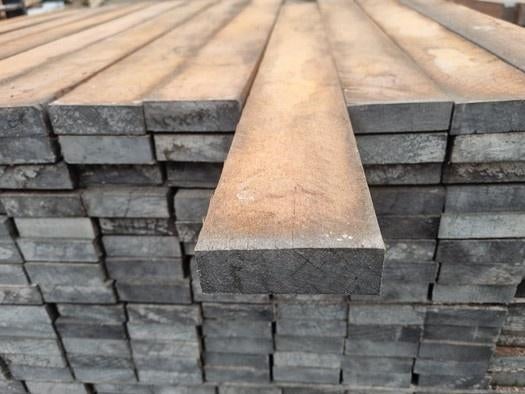 Planken / latten - hardhout 25x80 mm € 1,75 p/s incl. btw