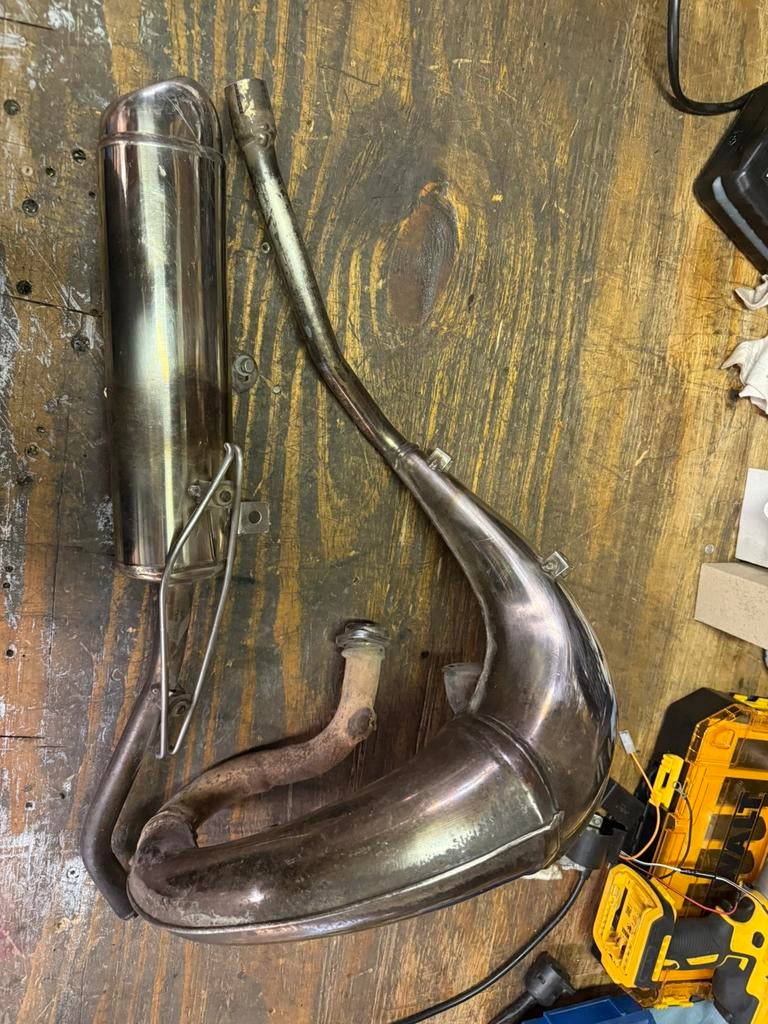 Derbi drd pro originele uitlaat, Derbi, DERBI, Derbi, Uitlaat