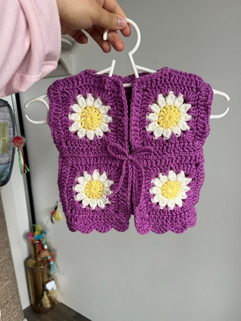 Schattig baby gilet met bloemen, Ophalen of Verzenden, Nieuw, Meisje