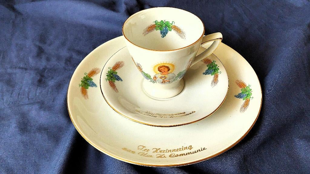 Kop en schotel - communie, Verzamelen, Porselein, Kristal en Bestek, Ophalen of Verzenden, Zo goed als nieuw, Porselein, Kop en/of schotel