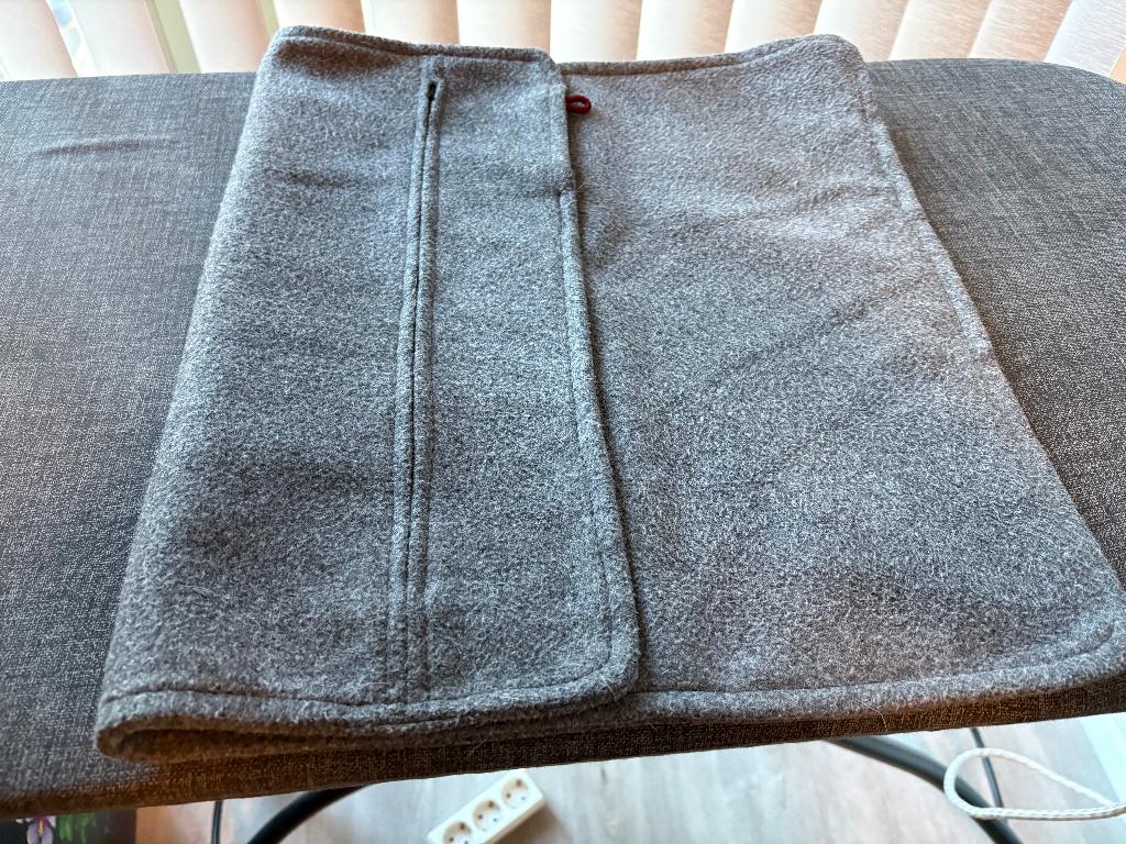 Stoov kussenhoes Ploov original 60x45 grijs, Huis en Inrichting, Woonaccessoires | Kussens, Ophalen of Verzenden, Zo goed als nieuw