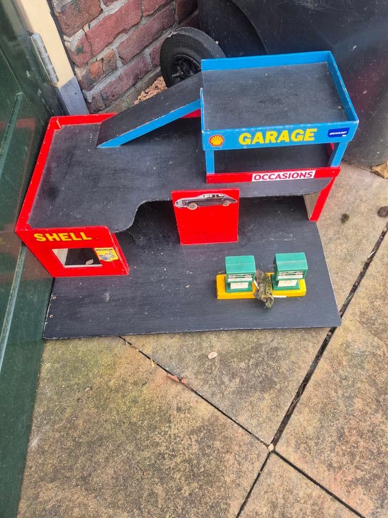 Vintage Houten Speelgoed Garage - Shell & Occasions, Ophalen of Verzenden, Gebruikt, Jongen of Meisje