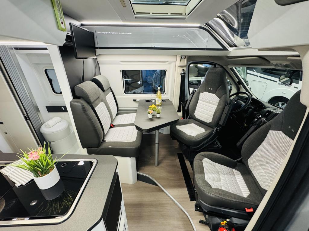 Adria Twin Supreme 640 SPB Family Automaat Lithium Omvormer, Automaat, Fiat, Luifel, Bedrijf