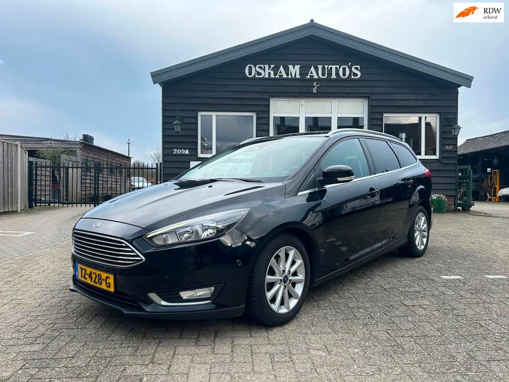 Ford Focus Wagon 1.5 TDCI Titanium Automaat !, Auto's, Gebruikt, 4 cilinders, Zwart, Geïmporteerd